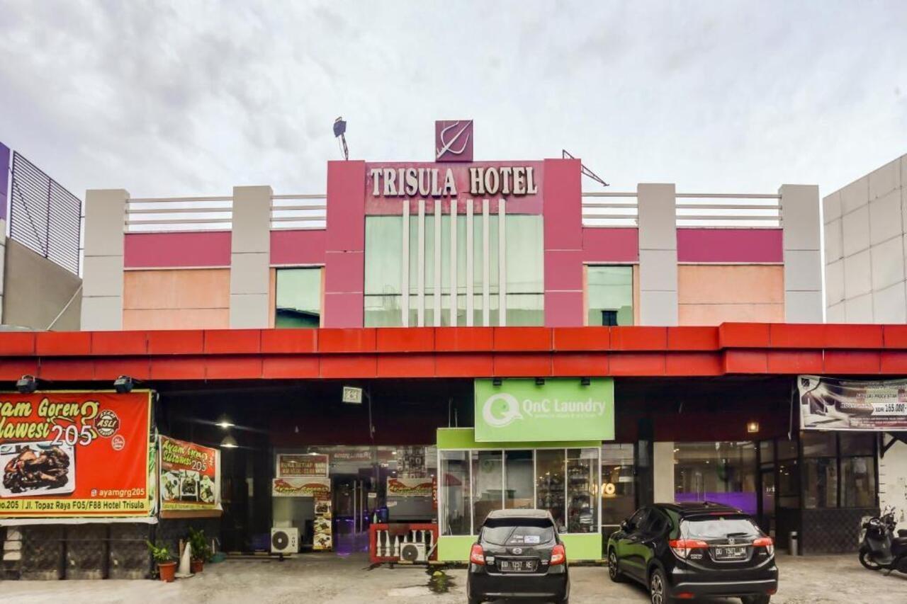 Urbanview Trisula Hotel Makassar Bagian luar foto