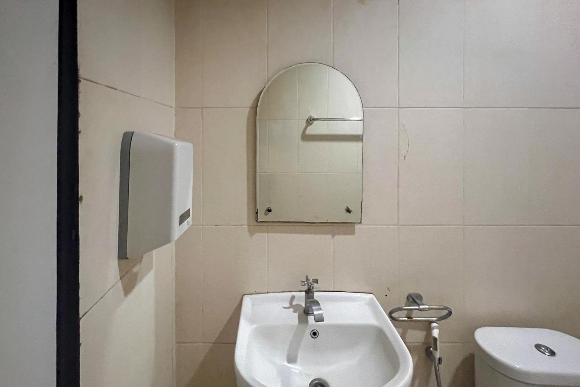 Urbanview Trisula Hotel Makassar Bagian luar foto